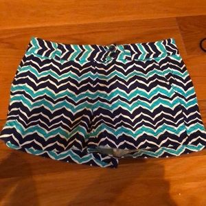 Vineyard vines zig zag shorts